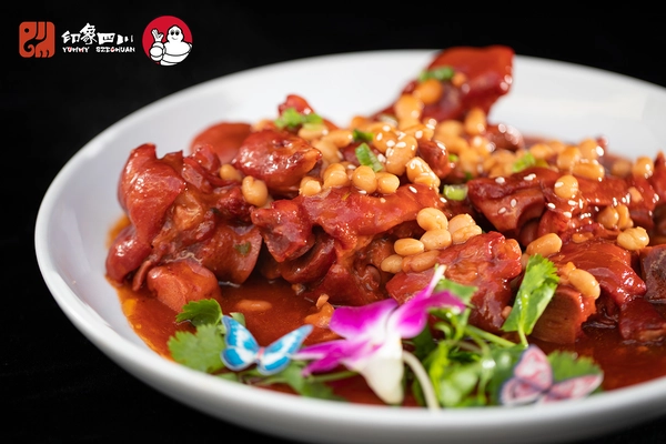 Braised Pig's Feet W_Beans in Tomato Sauce